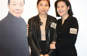 午马走后十年，妻子九年只穿黑衣，26岁女儿漂亮却不爱演戏缩略图